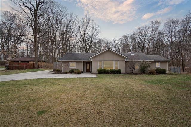 front view picture of 21545 Power Rd, Farmington, MI. 48336