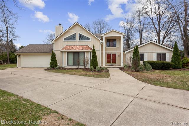 front view picture of 33230 Koresky Court, Sterling Heights, MI. 48310