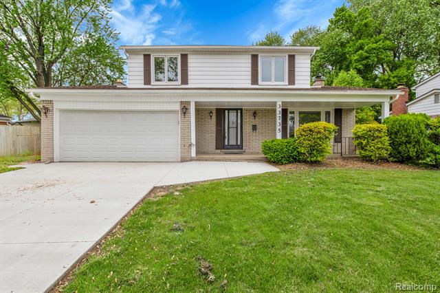 front view picture of 33735 Kennedy Dr, Sterling Heights, MI. 48310
