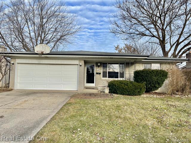 front view picture of 33836 Kennedy Dr, Sterling Heights, MI. 48310