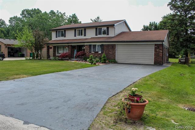 front view picture of 5420 Southlawn Dr, Sterling Heights, MI. 48310