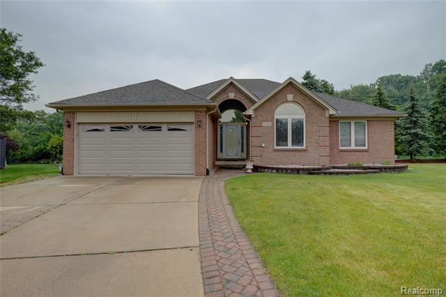 front view picture of 33182 Opus Court, Sterling Heights, MI. 48312