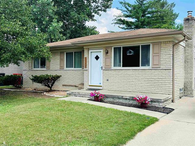 front view picture of 32660 Haggerty, Roseville, MI. 48066