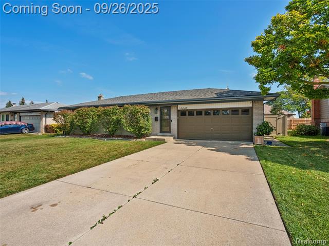 front view picture of 33042 Mc Coy Dr, Sterling Heights, MI. 48312
