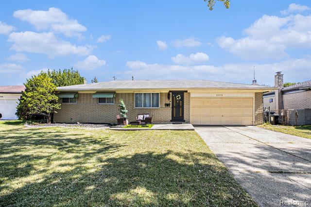front view picture of 33076 Mc Coy Dr, Sterling Heights, MI. 48312