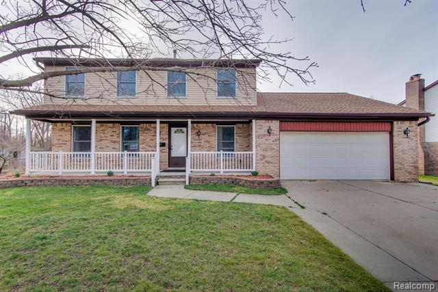 front view picture of 33041 Willow Lane, Fraser, MI. 48026