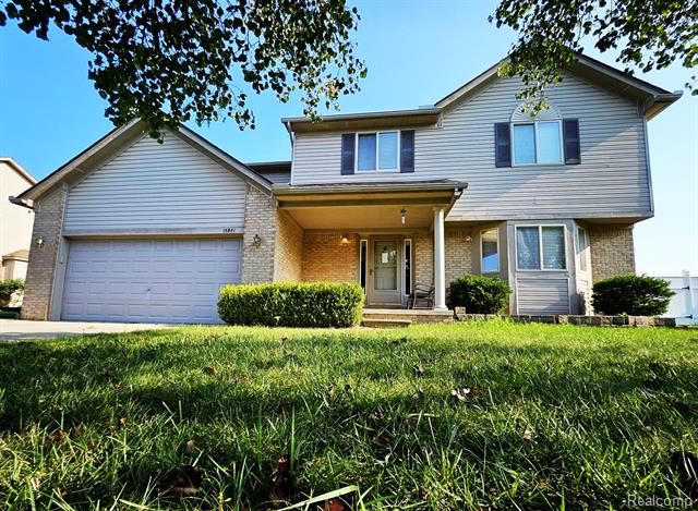 front view picture of 15801 Toulouse Ave, Fraser, MI. 48026