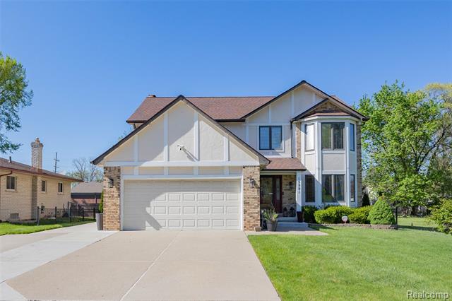 front view picture of 15991 Toulouse, Fraser, MI. 48026