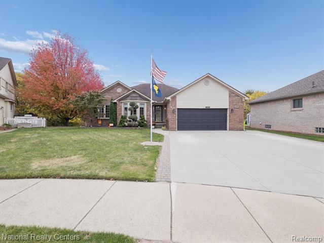 front view picture of 15780 Harrington Dri, Fraser, MI. 48026