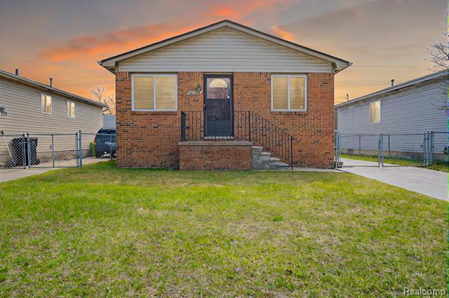 front view picture of 20220 14 Mile, Roseville, MI. 48066