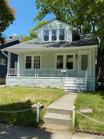 front view picture of 266 W Bennett St, Ferndale, MI. 48220