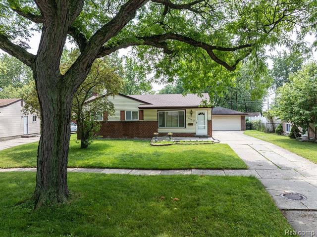 front view picture of 2534 Tarry Dr, Sterling Heights, MI. 48310