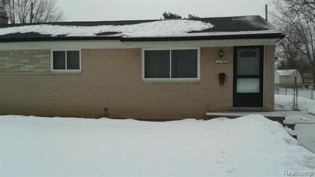 front view picture of 2702 Tarry Dr, Sterling Heights, MI. 48310