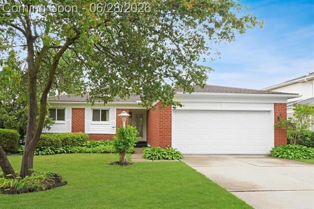 front view picture of 33726 Dyar Court, Sterling Heights, MI. 48310