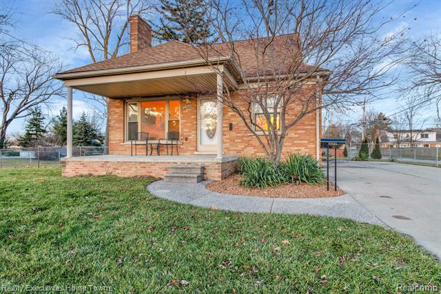 front view picture of 23105 Allor, Saint Clair Shores, MI. 48082