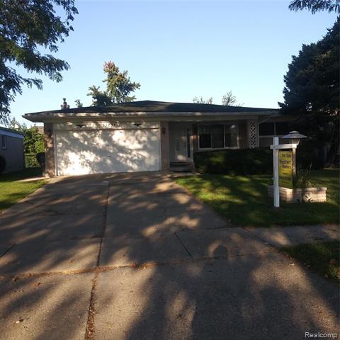 front view picture of 33237 Somerset Dr, Sterling Heights, MI. 48312