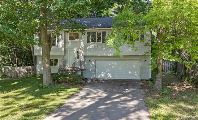 front view picture of 21315 Prescott, Southfield, MI. 48075