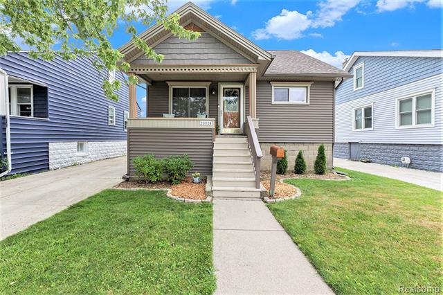 front view picture of 23926 Elmira, Saint Clair Shores, MI. 48082