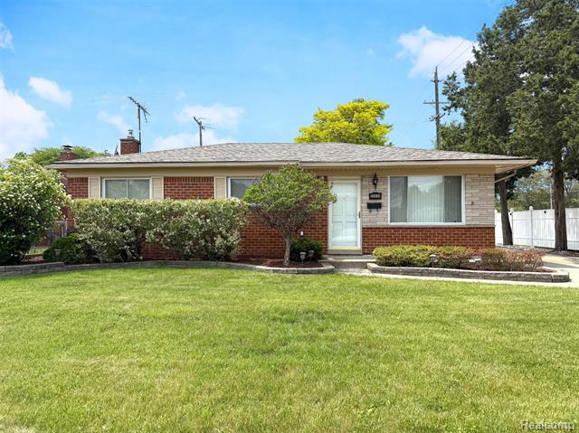 front view picture of 32851 Dover, Warren, MI. 48088