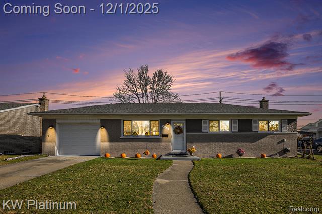 front view picture of 33678 Viceroy Dr, Sterling Heights, MI. 48310