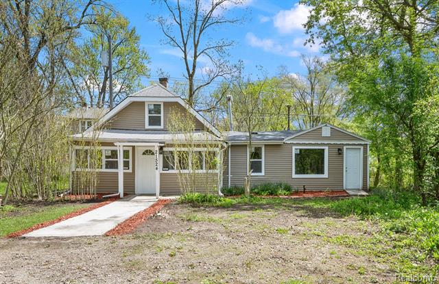 front view picture of 21524 Jefferson Ave, Farmington, MI. 48336