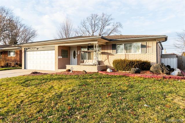 front view picture of 8605 Crestview Dr, Sterling Heights, MI. 48312