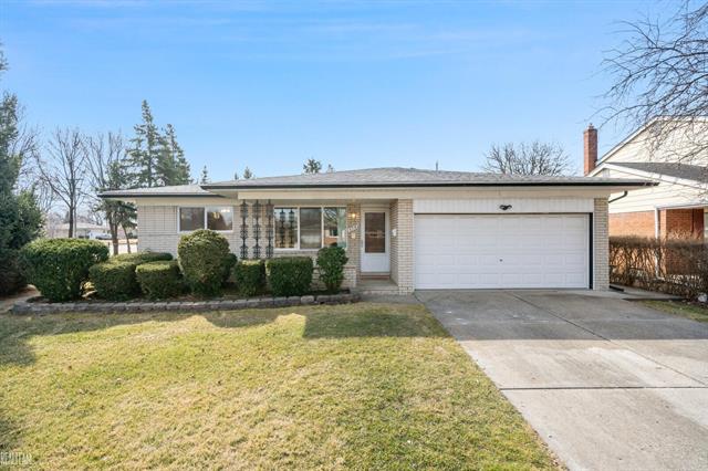 front view picture of 3760 Grigg Dr, Sterling Heights, MI. 48310