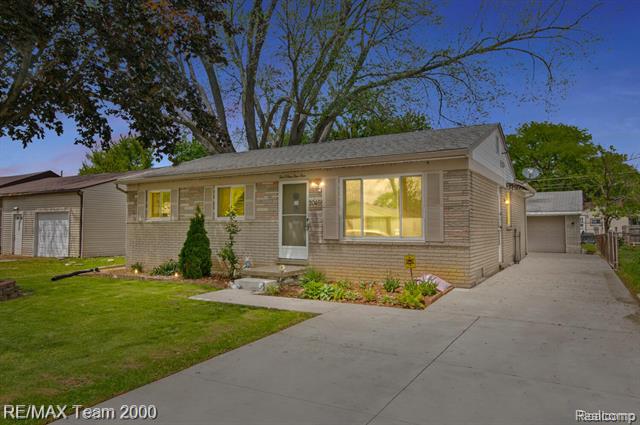 front view picture of 20455 Stafford, Clinton Township, MI. 48035