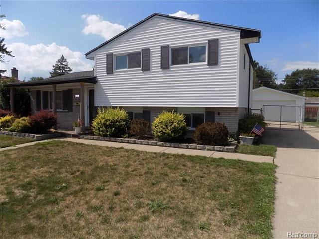 front view picture of 2719 Pall Mall Dr, Sterling Heights, MI. 48310