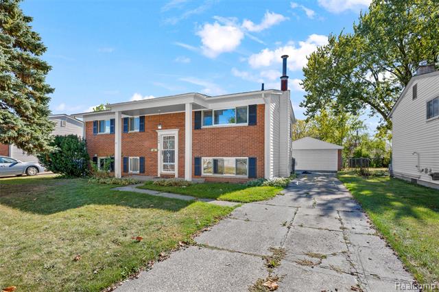 front view picture of 2268 Serra Dr, Sterling Heights, MI. 48310