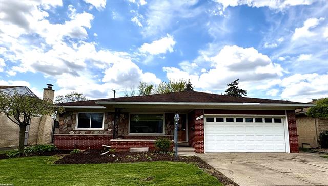 front view picture of 33773 Somerset Dr, Sterling Heights, MI. 48312