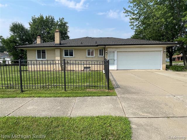 front view picture of 34209 Mac Donald Dr, Sterling Heights, MI. 48310