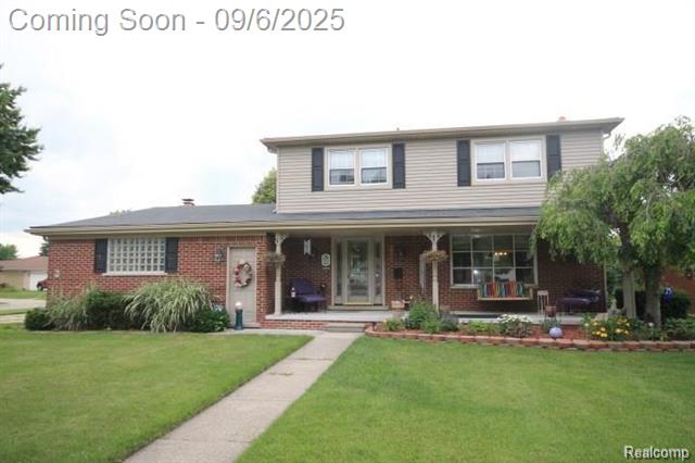 front view picture of 33511 Swan Dr, Sterling Heights, MI. 48312