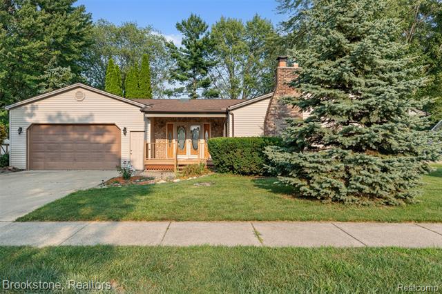 front view picture of 5315 Plymouth St, Sterling Heights, MI. 48310
