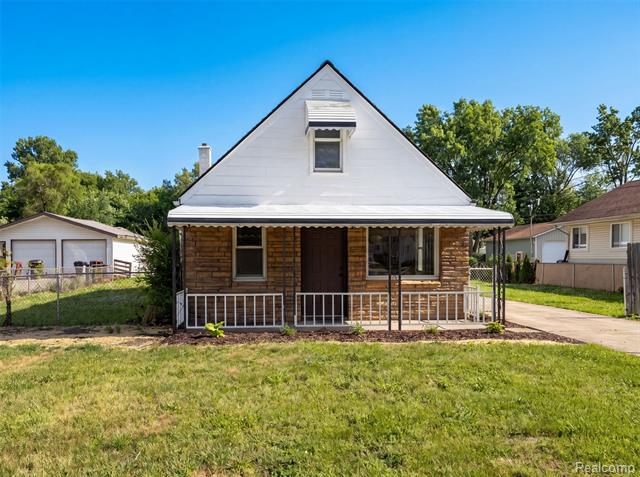 front view picture of 5456 Northlawn Dr, Sterling Heights, MI. 48310