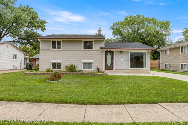 front view picture of 34242 Wilke Dr, Sterling Heights, MI. 48310