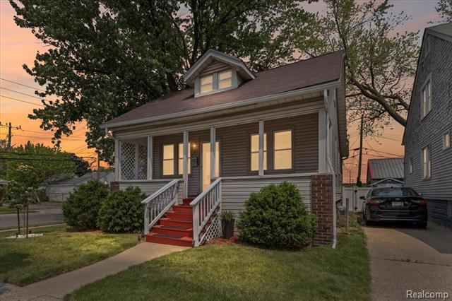 front view picture of 809 E Bennett St, Ferndale, MI. 48220