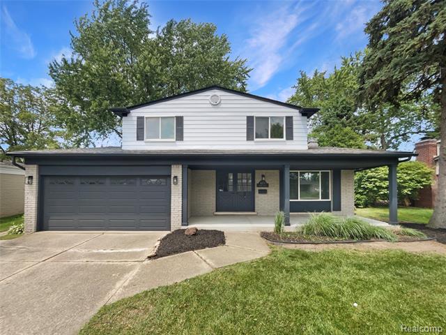 front view picture of 4273 Bieber Dr, Sterling Heights, MI. 48310