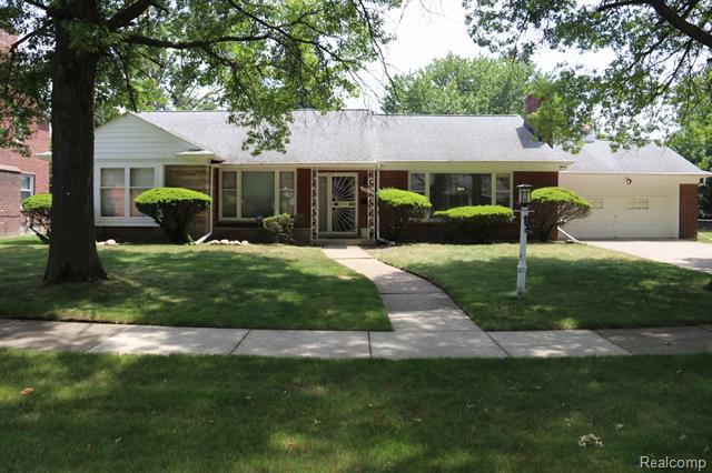 front view picture of 18147 Melrose Ave, Southfield, MI. 48075