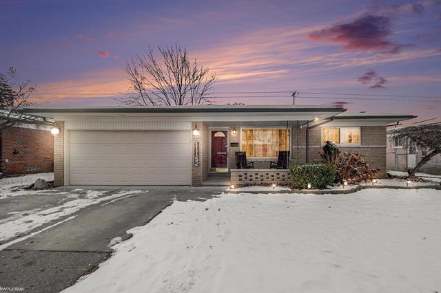 front view picture of 11152 Hanna Dr, Sterling Heights, MI. 48312