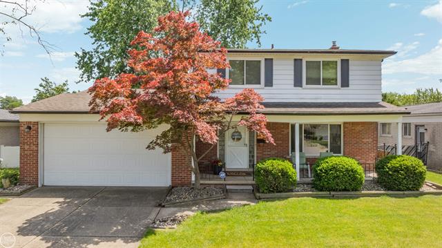 front view picture of 11240 Hanna Dr, Sterling Heights, MI. 48312