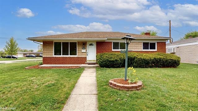 front view picture of 14205 Brandywine Roa, Sterling Heights, MI. 48312