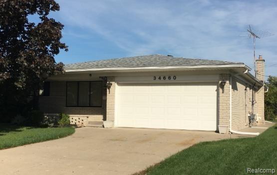 front view picture of 34660 Mac Donald Dr, Sterling Heights, MI. 48310