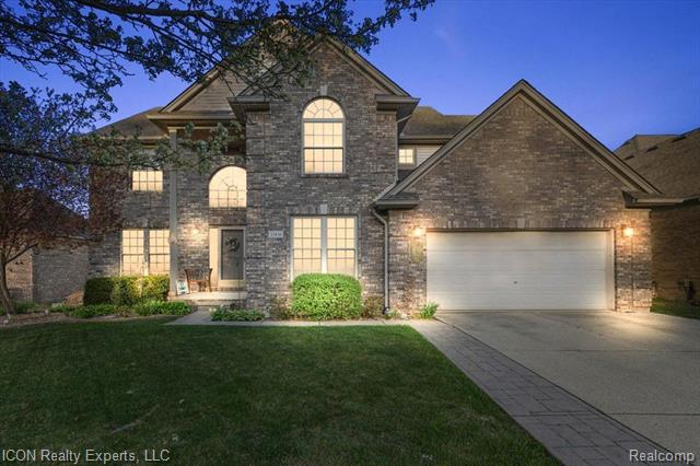 front view picture of 33836 Bartola Dr, Sterling Heights, MI. 48312