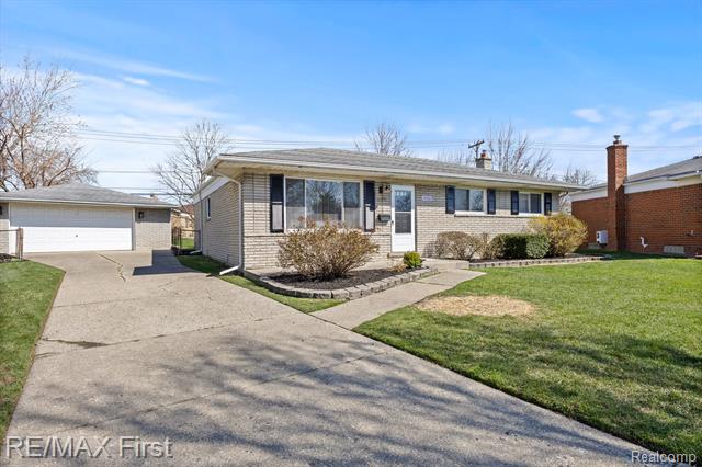 front view picture of 14301 Maisano Dr, Sterling Heights, MI. 48312