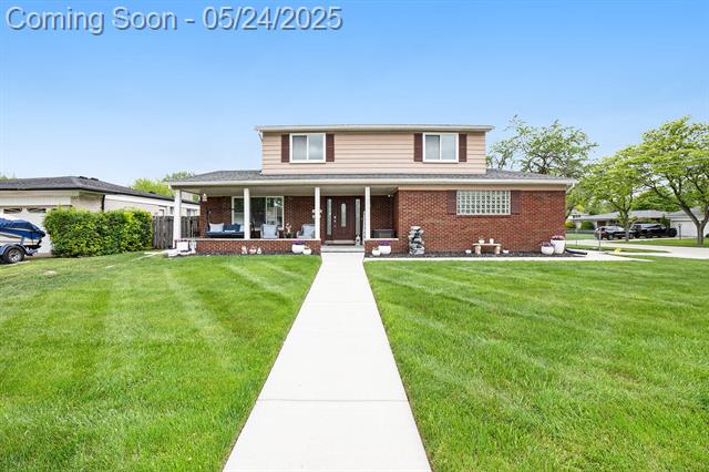 front view picture of 34683 Mac Donald Dr, Sterling Heights, MI. 48310