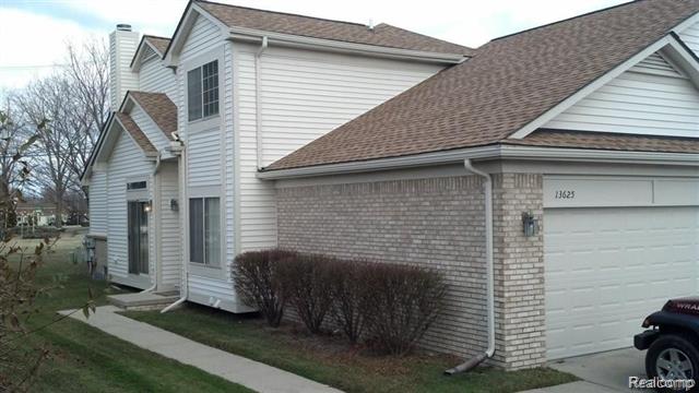 front view picture of 13625 Summerwood Dr, Sterling Heights, MI. 48312