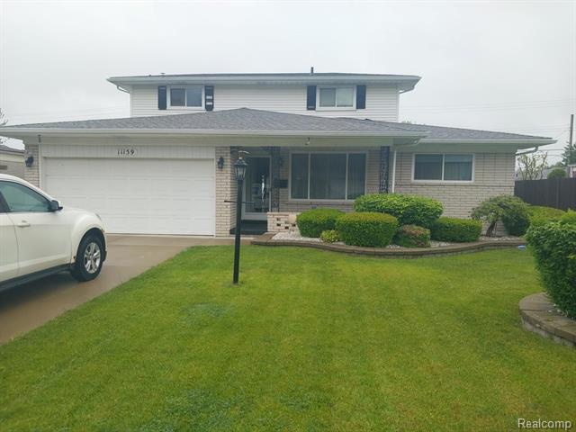 front view picture of 11159 Mandale Dr, Sterling Heights, MI. 48312