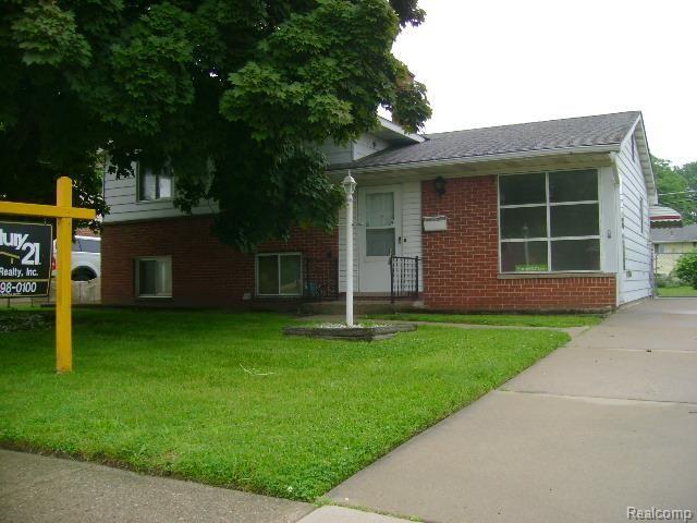 front view picture of 34580 Viceroy Dr, Sterling Heights, MI. 48310