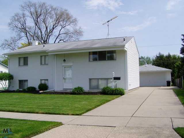 front view picture of 34618 Sandwood Dr, Sterling Heights, MI. 48310